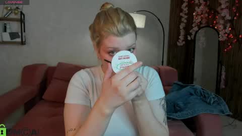 Polly online show from June 3, 1:08 am