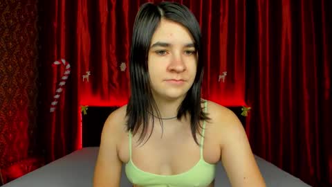 Snapshot of polly_love_ chatting on January 17, 7:13 am Polly online show from January 17, 7:13 am