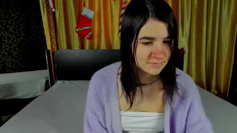 Snapshot of polly_love_ chatting on February 4, 7:14 am Polly online show from February 4, 7:14 am