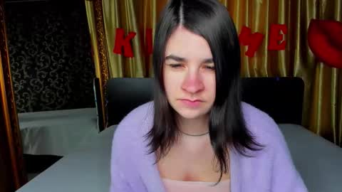 Snapshot of polly_love_ chatting on February 9, 7:01 am Polly online show from February 9, 7:01 am