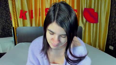 Snapshot of polly_love_ chatting on February 11, 7:02 am Polly online show from February 11, 7:02 am