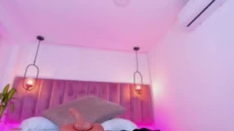 Snapshot of pollybabe_ chatting on February 19, 10:11 am POLLY online show from February 19, 10:11 am