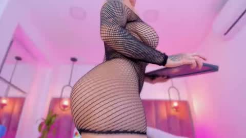 Snapshot of pollybabe_ chatting on March 1, 10:28 am POLLY online show from March 1, 10:28 am