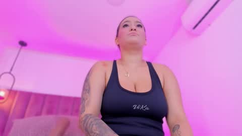 POLLY online show from March 11, 10:10 am