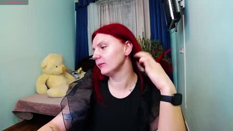 Snapshot of pollygreen chatting on December 2, 9:02 am Olivia online show from December 2, 9:02 am