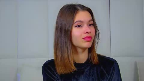 Polly online show from October 6, 7:11 pm