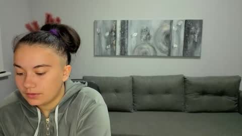 Snapshot of pollyramsey chatting on November 3, 6:36 am Polly online show from November 3, 6:36 am