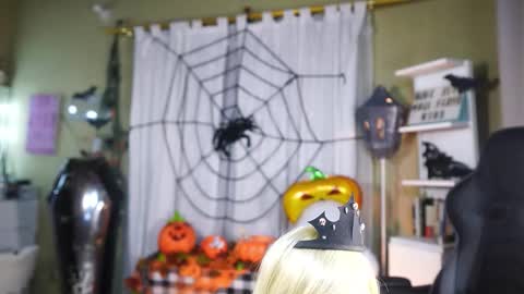  - Help me Reach 100 thumbs up  online show from October 26, 1:55 am