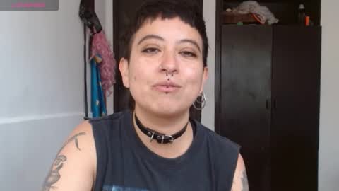 Snapshot of poly_mer chatting on December 5, 1:38 pm Poly online show from December 5, 1:38 pm