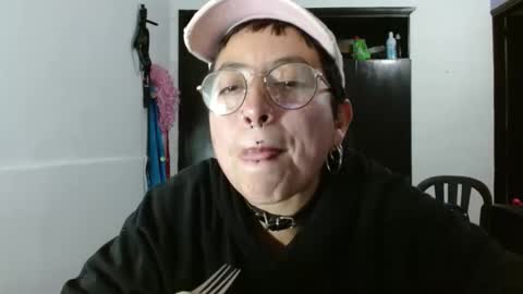 Snapshot of poly_mer chatting on January 17, 4:17 am Poly online show from January 17, 4:17 am