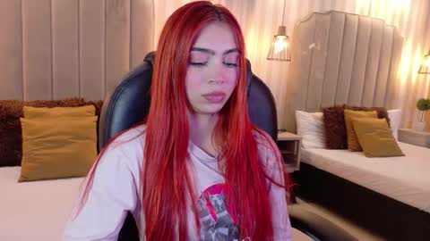 Snapshot of polygonniaa chatting on February 19, 3:30 pm polygonniaa online show from February 19, 3:30 pm