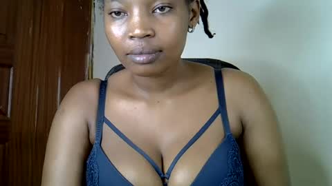 pookie245909 online show from June 15, 4:36 am