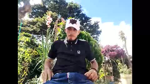 Snapshot of popeye_hot_ chatting on December 4, 6:38 pm P0P online show from December 4, 6:38 pm