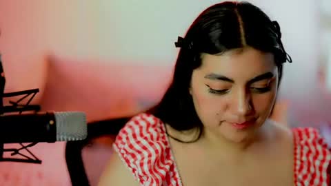 Poppy Kensington online show from May 12, 9:01 pm