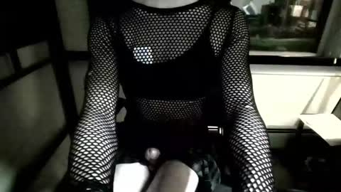 porcelain_tears01 online show from February 21, 6:36 am