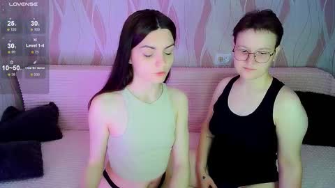 Ana and Tati online show from September 24, 7:50 pm