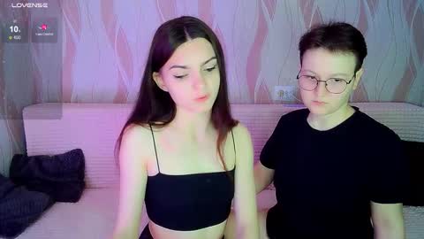 Ana and Tati online show from October 22, 8:08 pm