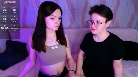 Ana and Tati online show from February 7, 7:06 pm