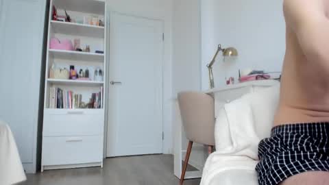 Snapshot of pornra chatting on December 4, 12:14 pm Bella online show from December 4, 12:14 pm