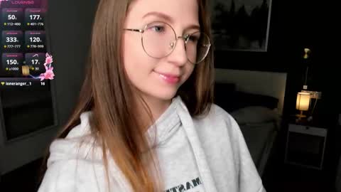 Elizabeth online show from October 16, 7:15 pm