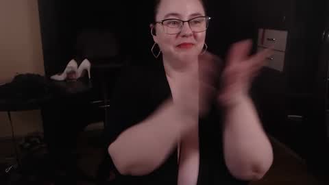 PoshMistres    online show from March 8, 5:49 am