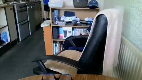 poshman65 online show from December 22, 12:24 pm