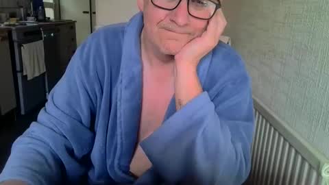 poshman65 online show from April 9, 8:53 am