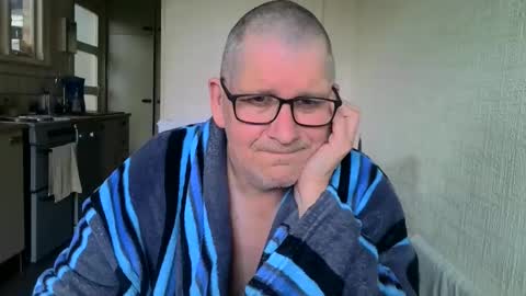 poshman65 online show from April 12, 9:47 am