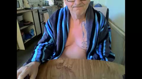 poshman65 online show from June 5, 8:31 am