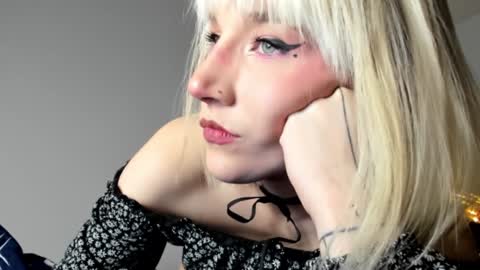 positivevibess online show from January 4, 4:32 pm