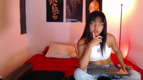 Snapshot of power_hot18 chatting on December 3, 2:25 am ALEX Y ALEXA online show from December 3, 2:25 am