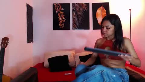 Snapshot of power_hot18 chatting on December 15, 2:41 am ALEX Y ALEXA online show from December 15, 2:41 am