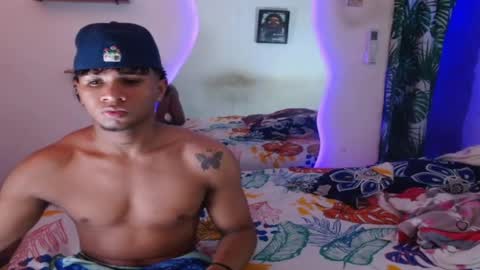 ALEX Y ALEXA online show from October 19, 4:57 am