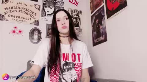 Snapshot of power_ranger_pink chatting on October 22, 9:53 am genie online show from October 22, 9:53 am