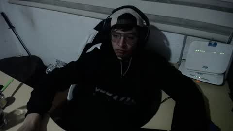 powerfulzeus2 online show from January 18, 2:26 am