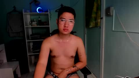 Snapshot of powerpuffcock chatting on January 4, 11:33 am powerpuffcock online show from January 4, 11:33 am