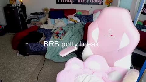 Snapshot of pr3ttyp1nkpussy chatting on December 22, 2:03 pm Evangeline Eva Darling online show from December 22, 2:03 pm