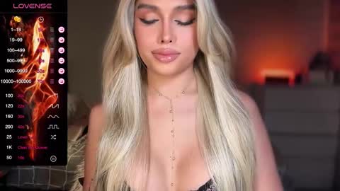 Oh my Amber online show from October 17, 12:52 pm