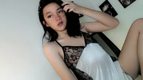 Snapshot of precious_laura18 chatting on July 8, 12:53 pm precious_laura18 online show from July 8, 12:53 pm