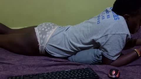 Snapshot of precious_nesh chatting on December 1, 5:07 pm precious_nesh online show from December 1, 5:07 pm