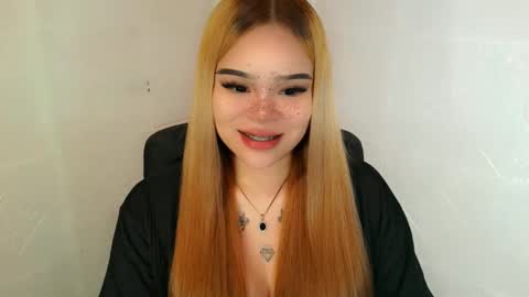 MAXXINE online show from December 2, 4:18 am