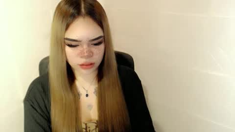 MAXXINE online show from March 1, 4:47 am