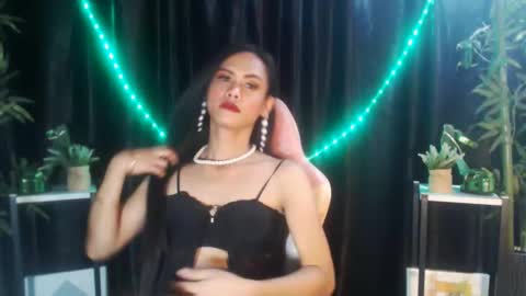 Snapshot of preciouscock69_krystine chatting on April 15, 3:46 am preciouscock69_krystine online show from April 15, 3:46 am