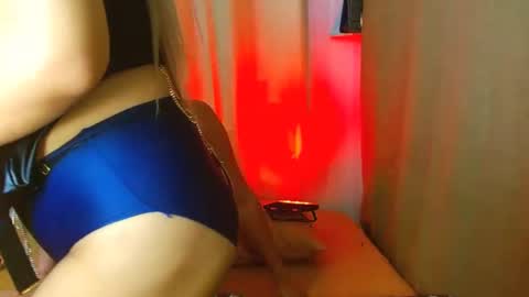 Snapshot of preciousqueenx chatting on January 21, 2:59 pm Francine online show from January 21, 2:59 pm