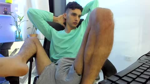 Snapshot of pressure_xxx_420 chatting on December 17, 9:39 am PRESSURE online show from December 17, 9:39 am