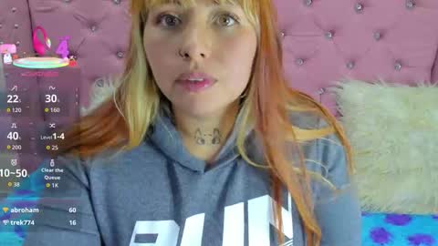 Snapshot of pretti__violet_ chatting on October 21, 1:39 am Pretti Violet online show from October 21, 1:39 am