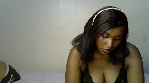 Snapshot of prettiekelly chatting on March 8, 6:37 pm prettiekelly online show from March 8, 6:37 pm