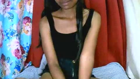 prettiethalia online show from November 14, 9:08 am