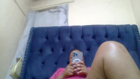 Snapshot of pretty1_lioness chatting on February 18, 9:05 am pretty1_lioness online show from February 18, 9:05 am