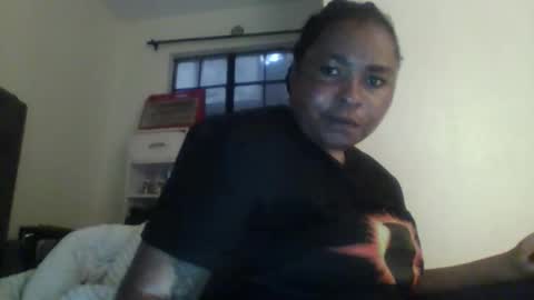 pretty1_lioness online show from April 8, 8:47 am